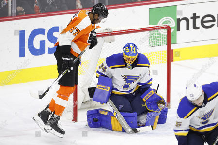 st louis blues v philadelphia flyers stock photos pictures flyers blues