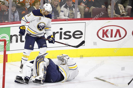 buffalo sabres v philadelphia flyers stock photos pictures flyers vs sabres